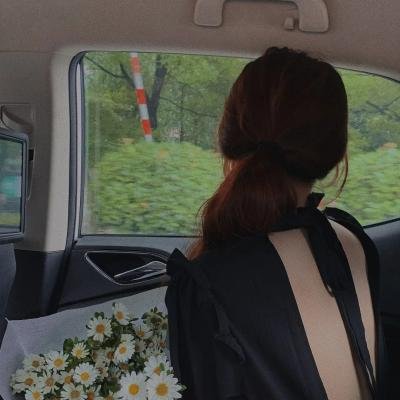 过气明星又出大瓜：旧照被扒，服务器被挤瘫痪，一个月